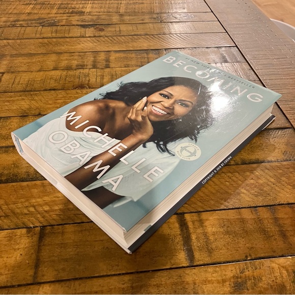 Becoming Michelle Obama Book hardcover - Picture 3 of 7